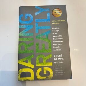 5/$20 Daring Greatly Brene Brown Book